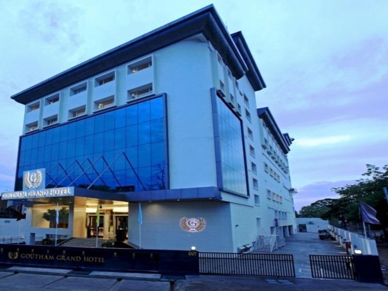 Goutham Grand Hotel - Tenali Vijayawada Bagian luar foto