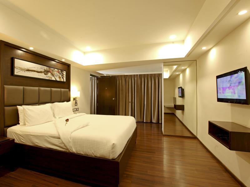 Goutham Grand Hotel - Tenali Vijayawada Bagian luar foto