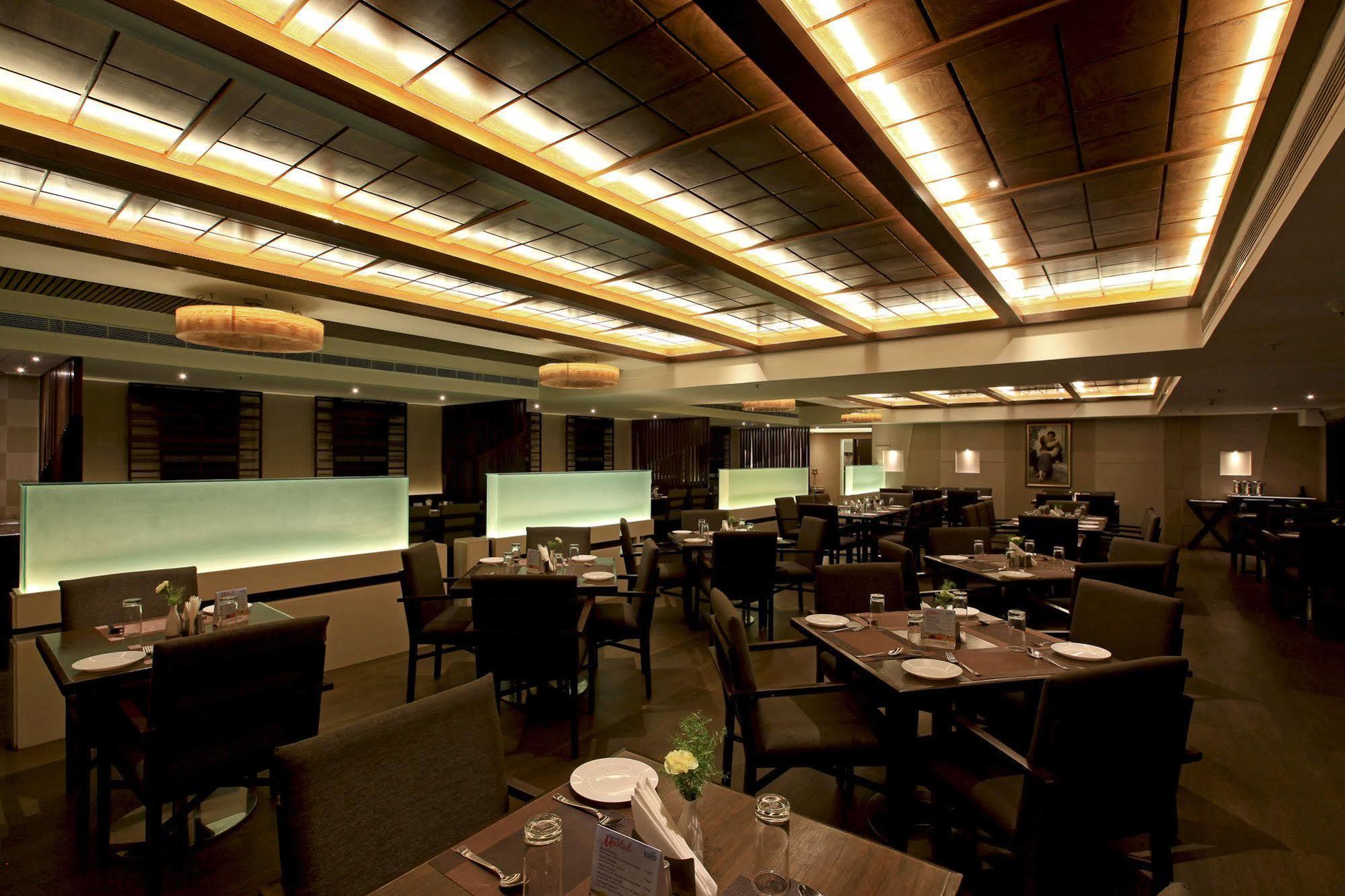 Goutham Grand Hotel - Tenali Vijayawada Bagian luar foto